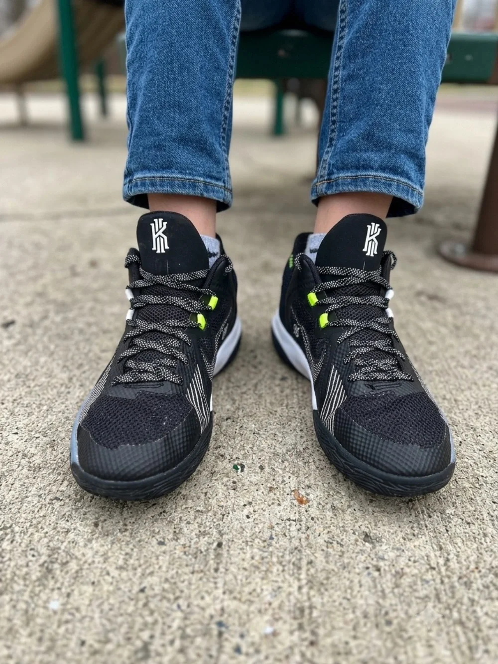 Nike Kyrie Flytrap 5 Youth Shoes Size 6Y